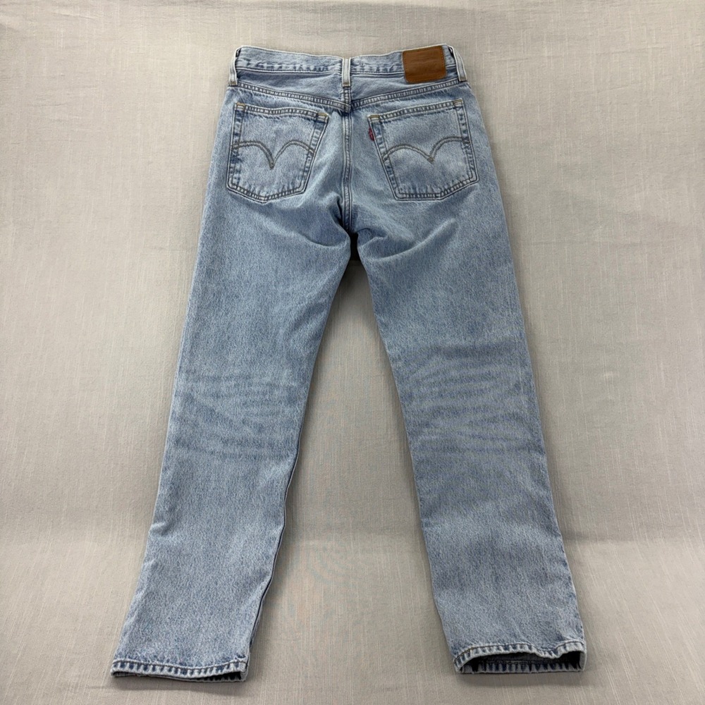 Levi's Premium Wedgie Straight Jeans Cotton Light Wash Size 26 Button Fly - Picture 2 of 13